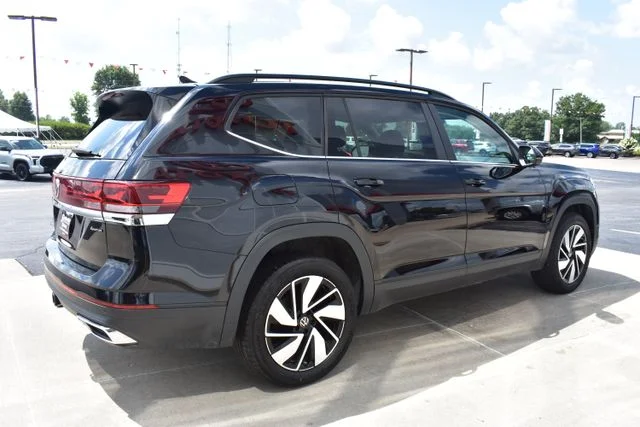 Used 2026 Black Volkswagen 2.0T SE w/Technology image 5