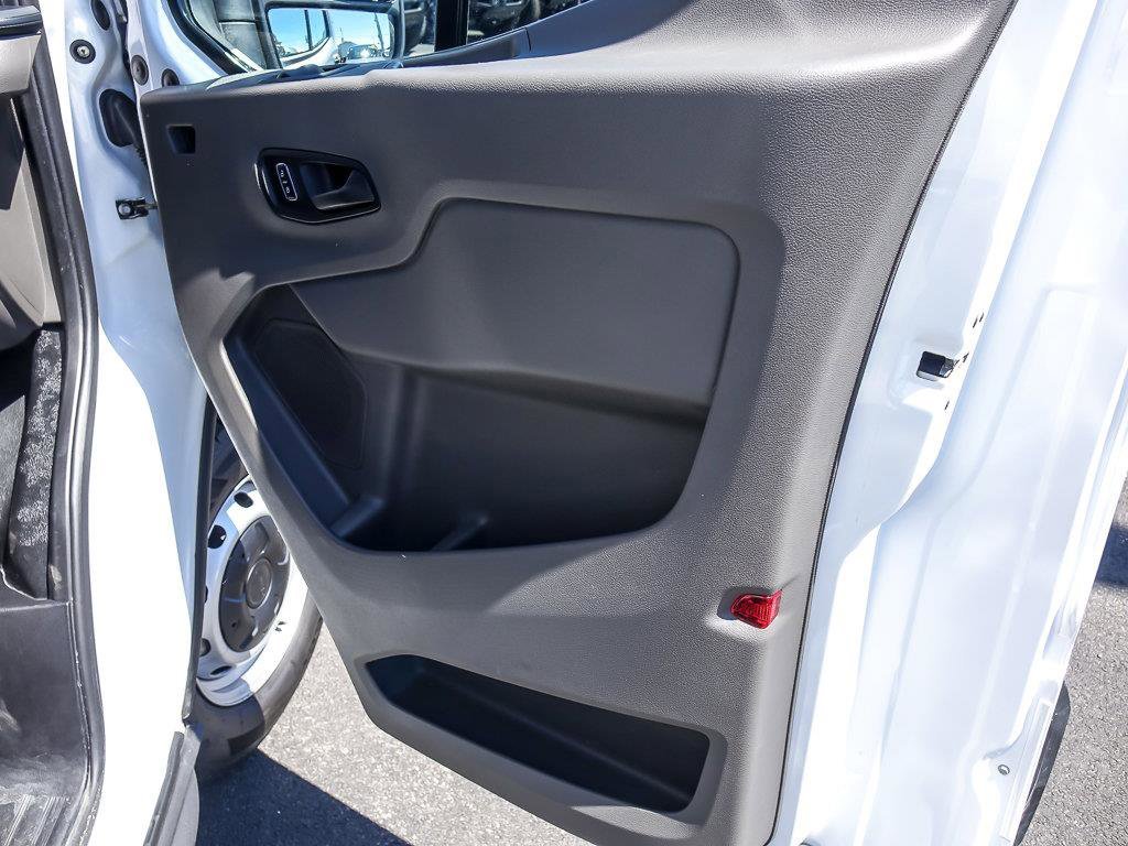 Used 2025 Oxford White Ford Base image 29