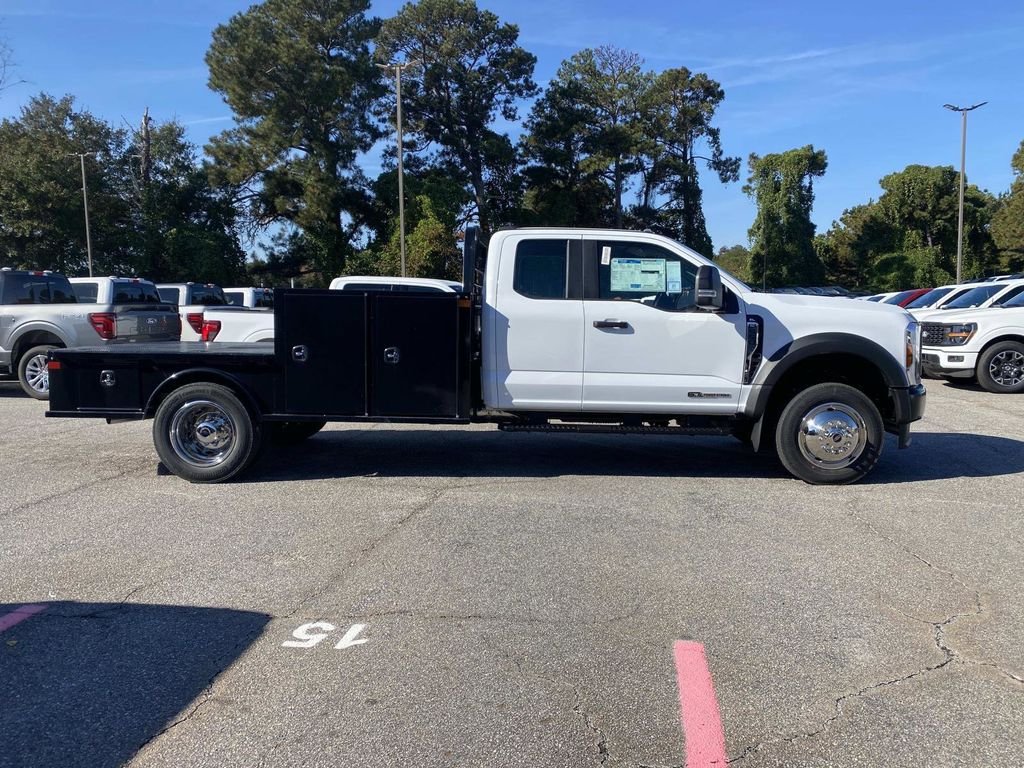 New 2026 Oxford White Ford F-550® XL image 2