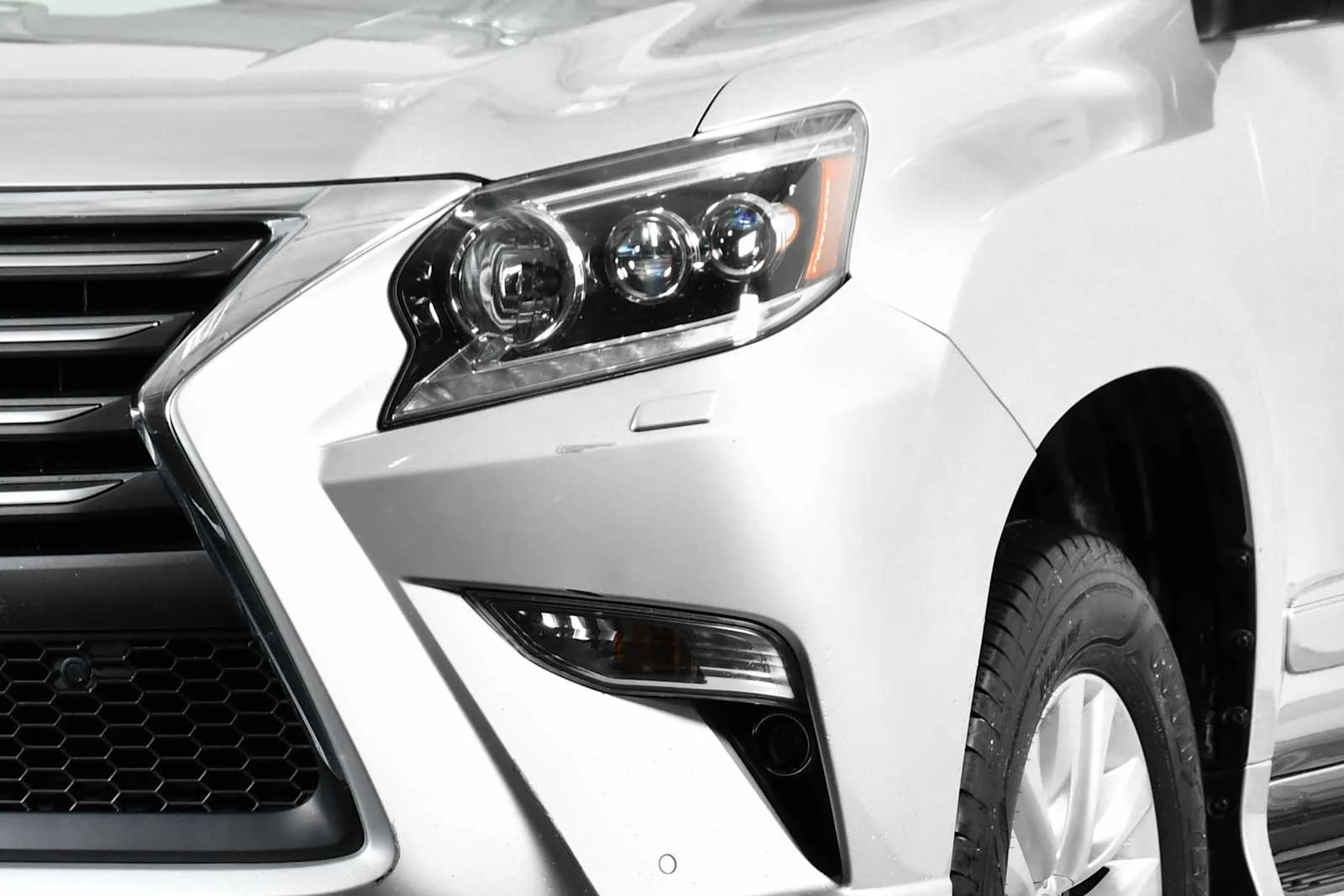 Used 2014 Tungsten Pearl Lexus  image 11