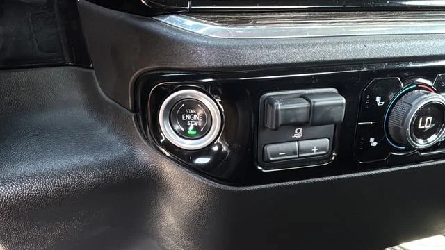 Used 2024 Summit White Chevrolet LT image 29
