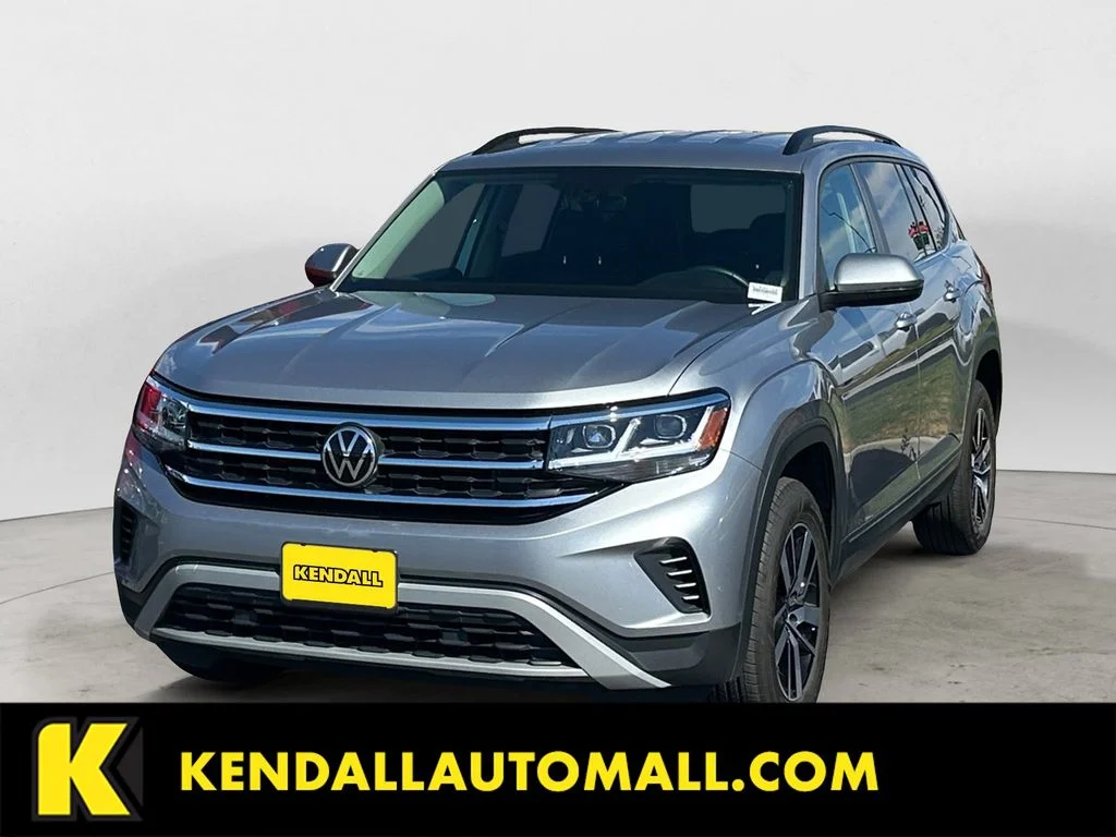Used 2022 Gray Volkswagen 2.0T SE image 1