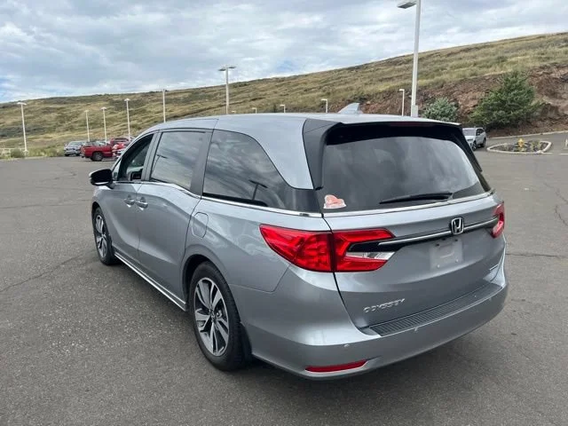 Used 2021 Lunar Silver Metallic Honda Touring image 10