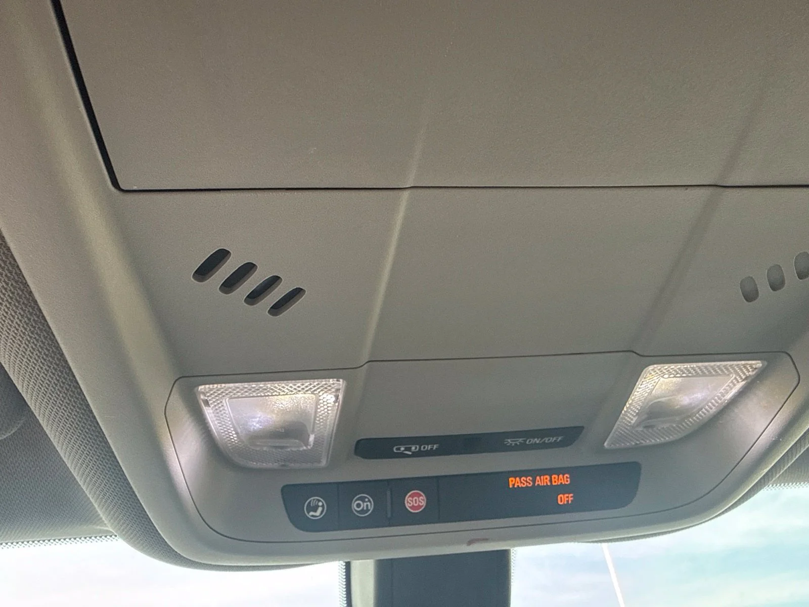 Used 2019 SUMMIT WHITE Chevrolet LT image 24