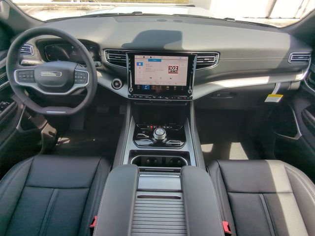 New 2026 Silver-Zynith Exterior Paint Jeep Limited Altitude image 19