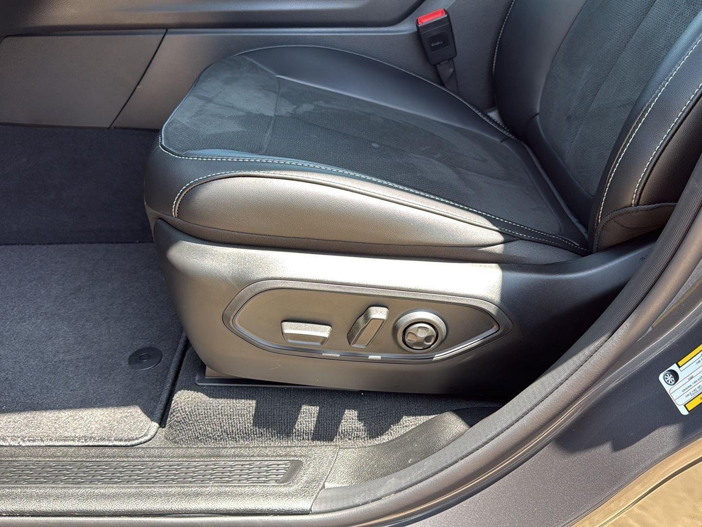 New 2026 Baltic Gray Metallic Clearcoat Jeep Laredo Altitude image 12