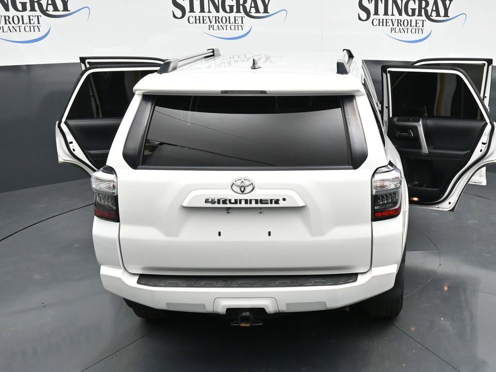 Used 2020 White Toyota SR5 image 35