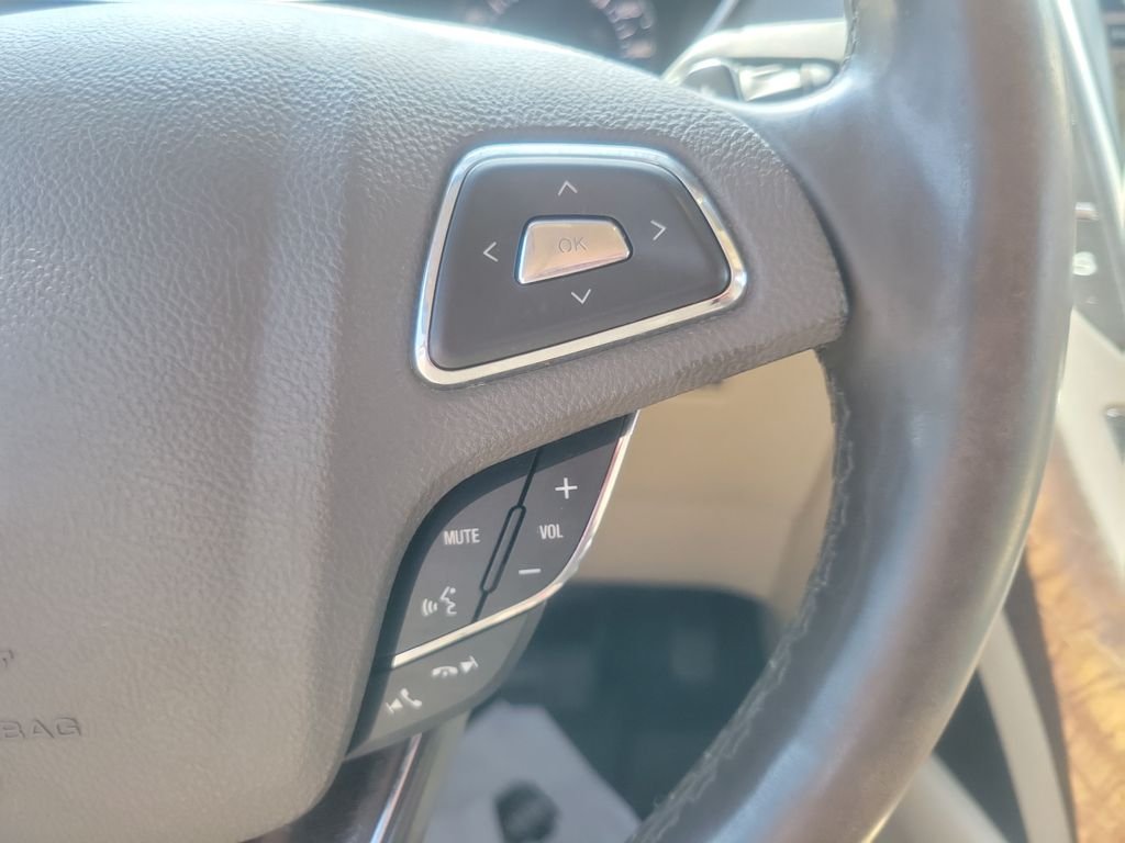 Used 2016 Red Lincoln Reserve image 20