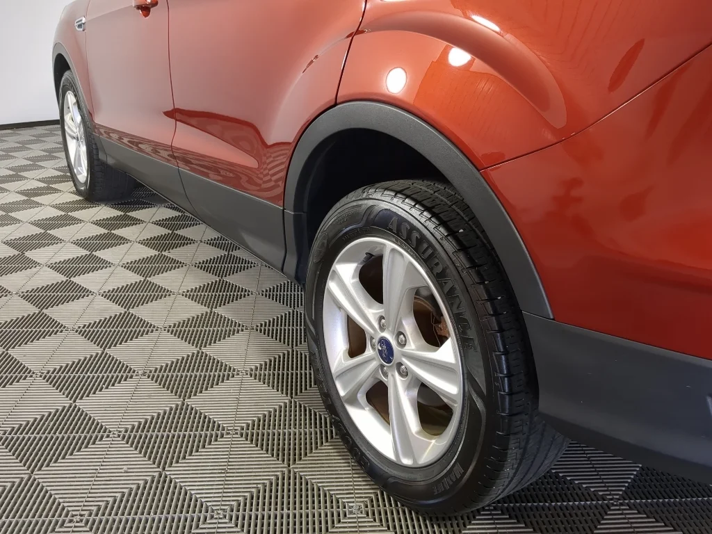 Used 2016 Red Ford SE image 5