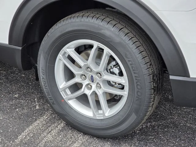 New 2026 Star White Metallic Tri-Coat Ford Active image 7