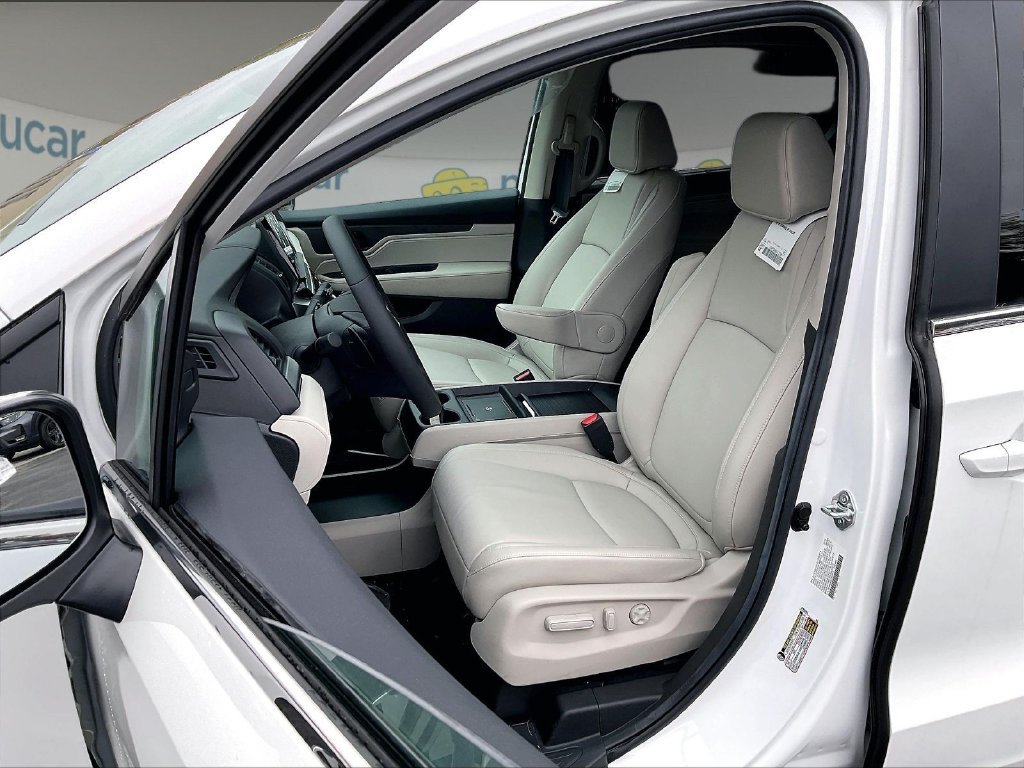 New 2026 Platinum White Pearl Honda EX-L image 11