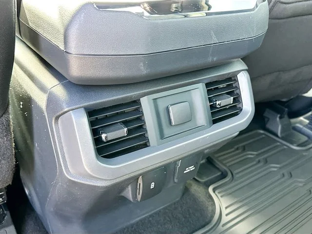 Used 2025 Blue Ford XLT image 23