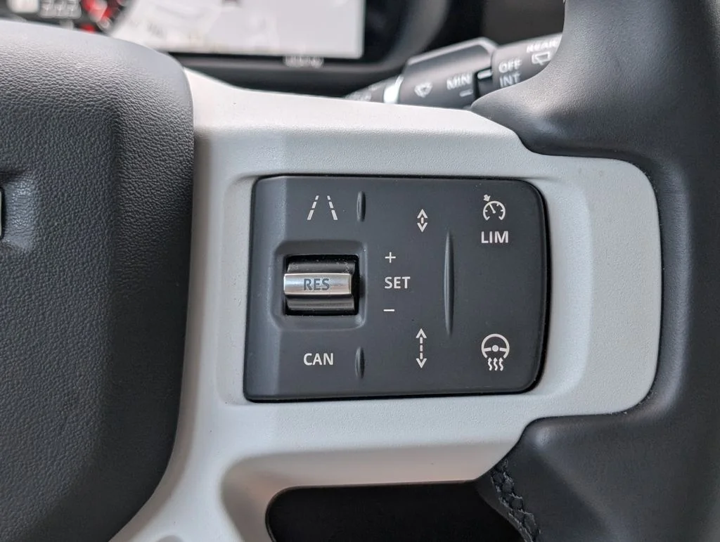 Certified Used 2025 Red Land Rover X-Dynamic SE image 31