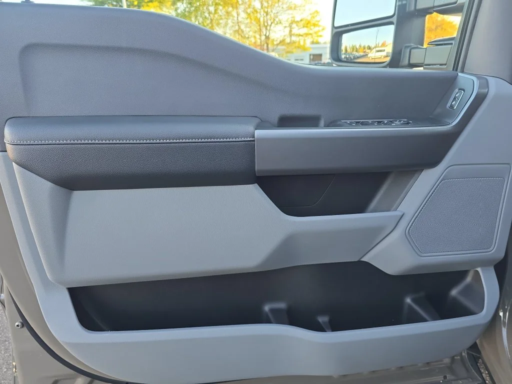 New 2027 Gray Ford XLT image 14