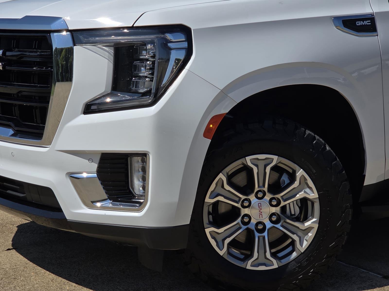 Used 2023 Summit White GMC SLE image 7