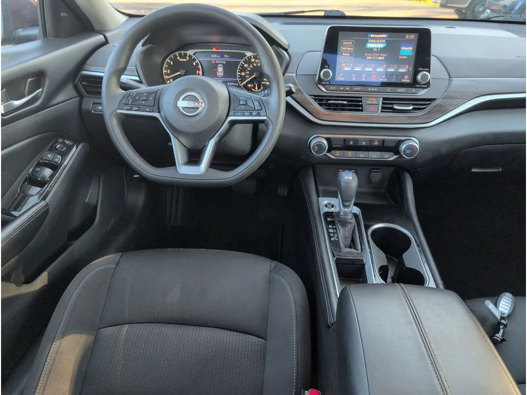 Used 2023 RED Nissan 2.5 SV Sedan image 31
