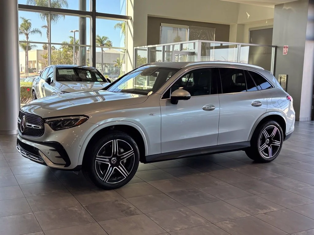 Used 2025 Silver Mercedes-Benz GLC 350e image 11