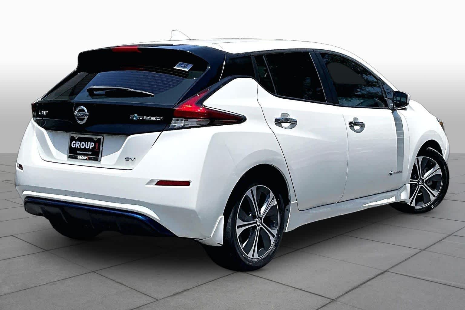 Used 2019 Pearl White Tricoat Nissan SV image 12
