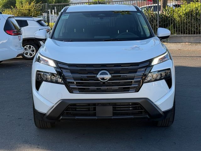 New 2026 Everest White Pearl TriCoat Nissan SV image 2