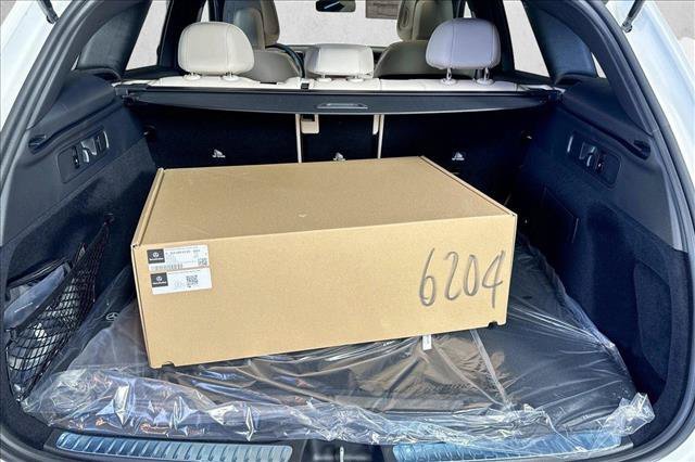 New 2026 Polar White Mercedes-Benz GLC 300 image 54