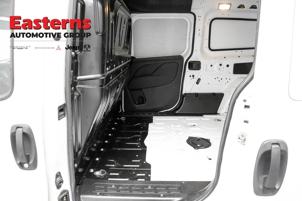 Used 2022 White Ram Base image 20