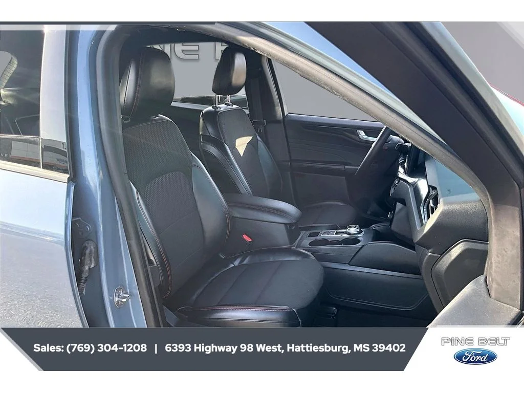 Used 2023 Vapor Blue Metallic Ford ST-Line image 6