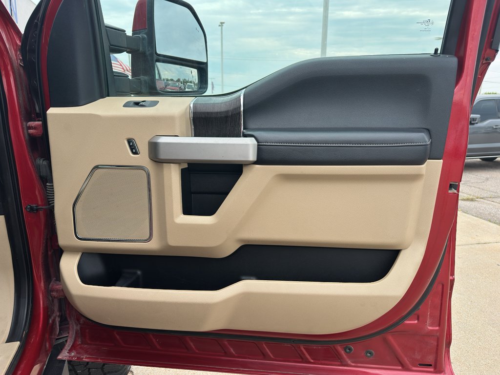 Used 2021 Rapid Red Metallic Tinted Clearcoat Ford LARIAT image 31