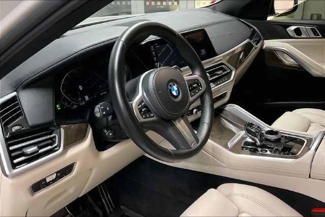 Used 2022 White BMW xDrive40i image 22