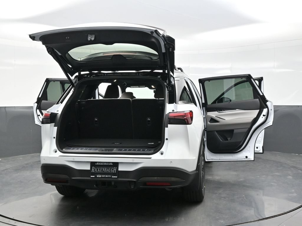 New 2027 2T RAD WHT INFINITI Autograph AWD image 52