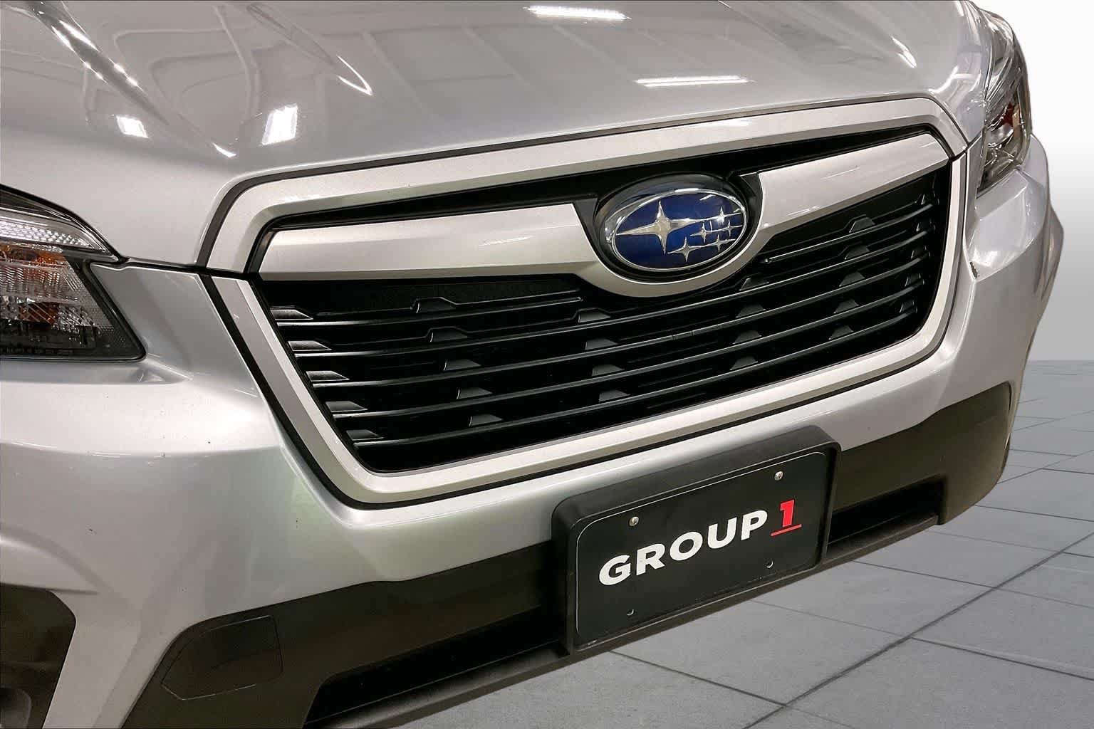 Used 2019 Ice Silver Metallic Subaru Premium image 30