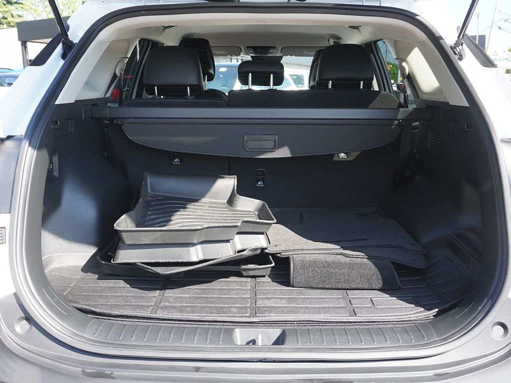 Used 2023 White Kia EX image 19