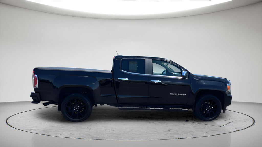 Used 2022 Black GMC Denali image 4