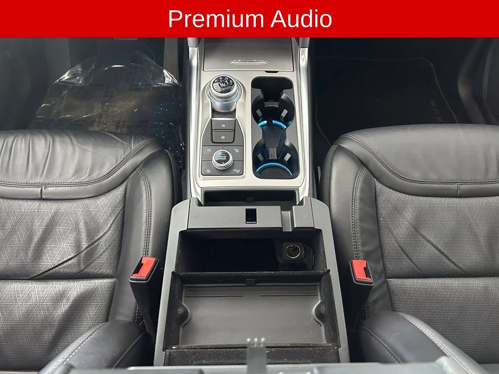 Used 2020 White Metallic Ford Platinum image 9