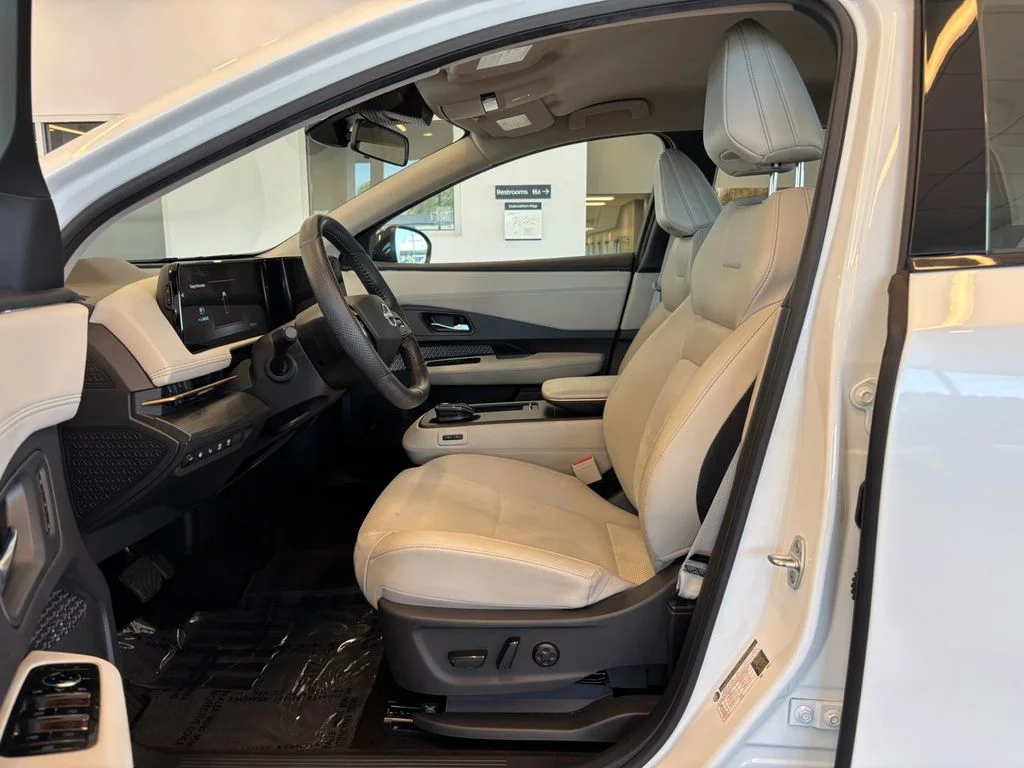 Certified Used 2024 White Nissan ENGAGE image 15