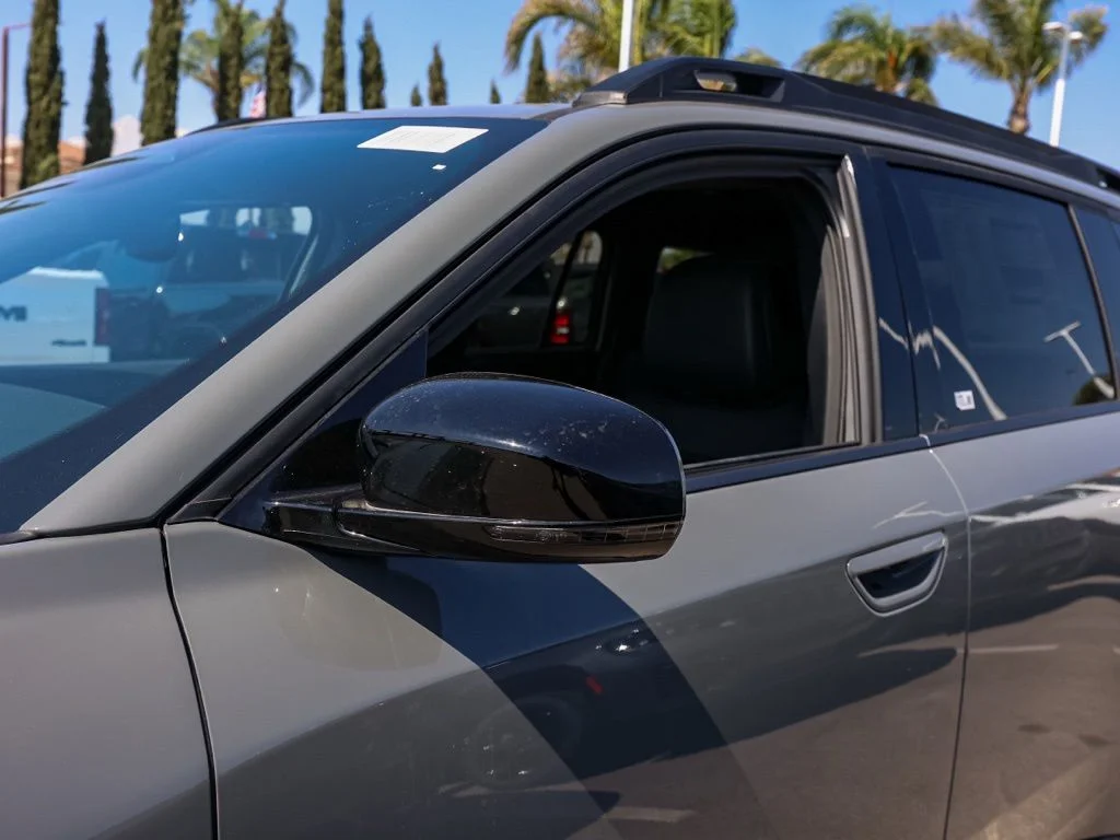 New 2026 Sting-Gray Clear-Coat Exterior Paint Jeep Limited image 11