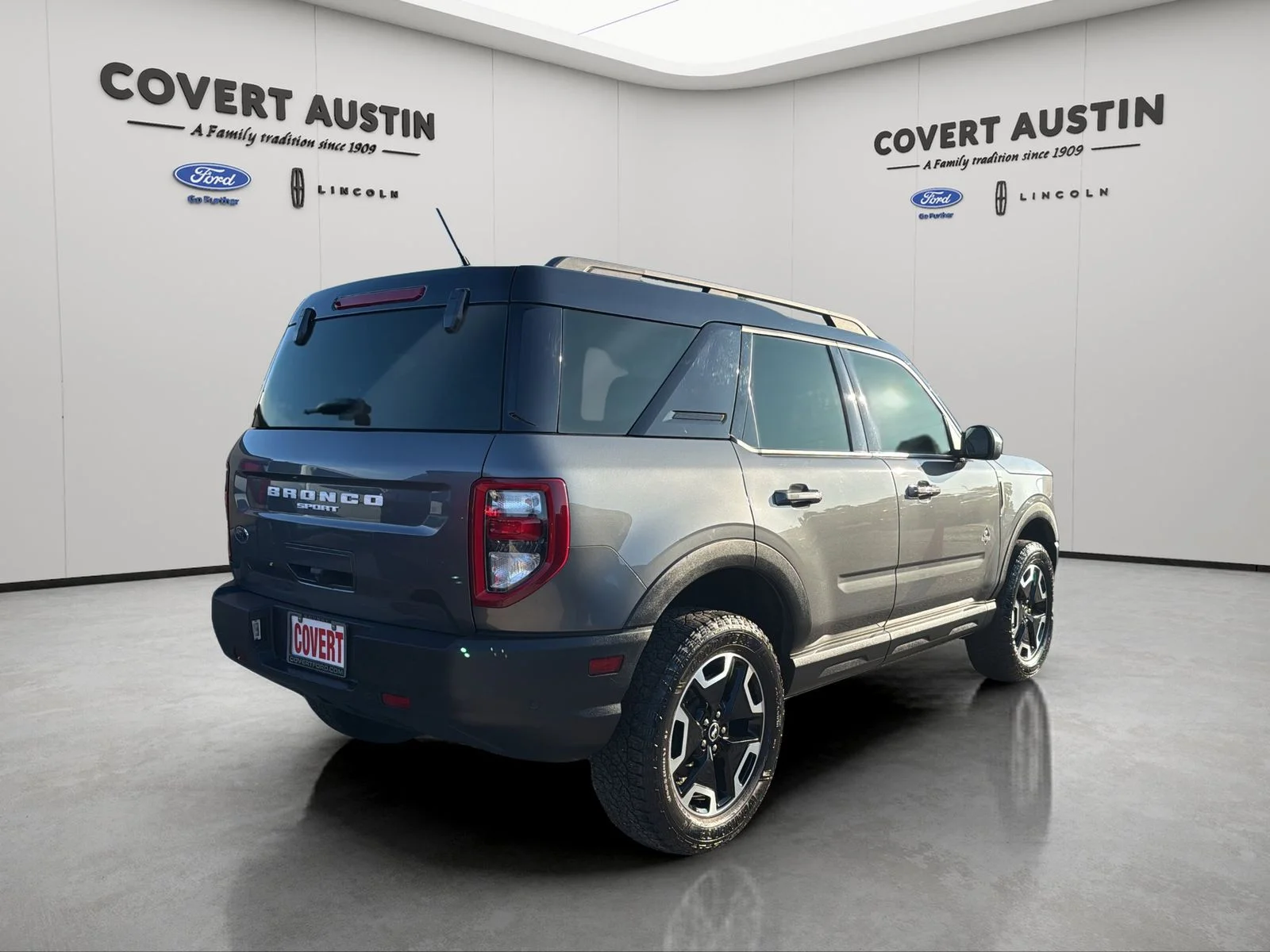 Used 2021 Gray Ford Outer Banks image 5