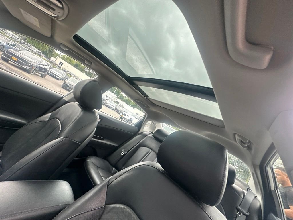 Used 2020 Silver Kia EX Premium image 12