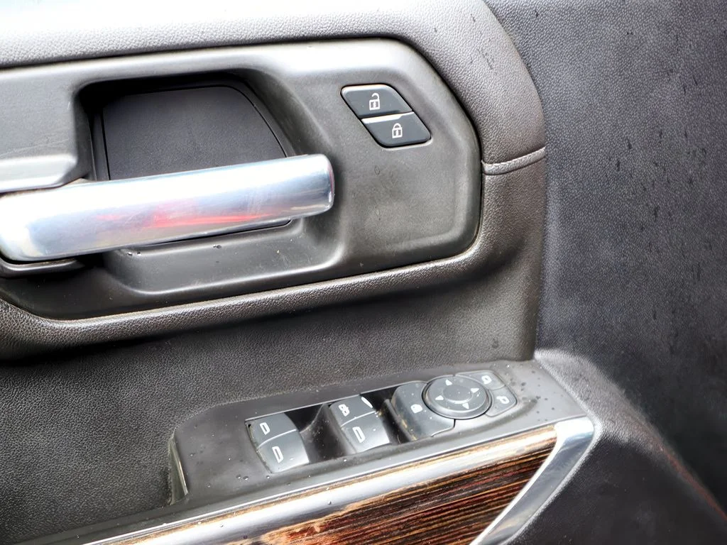 Used 2021 Cardinal Red GMC SLE image 12