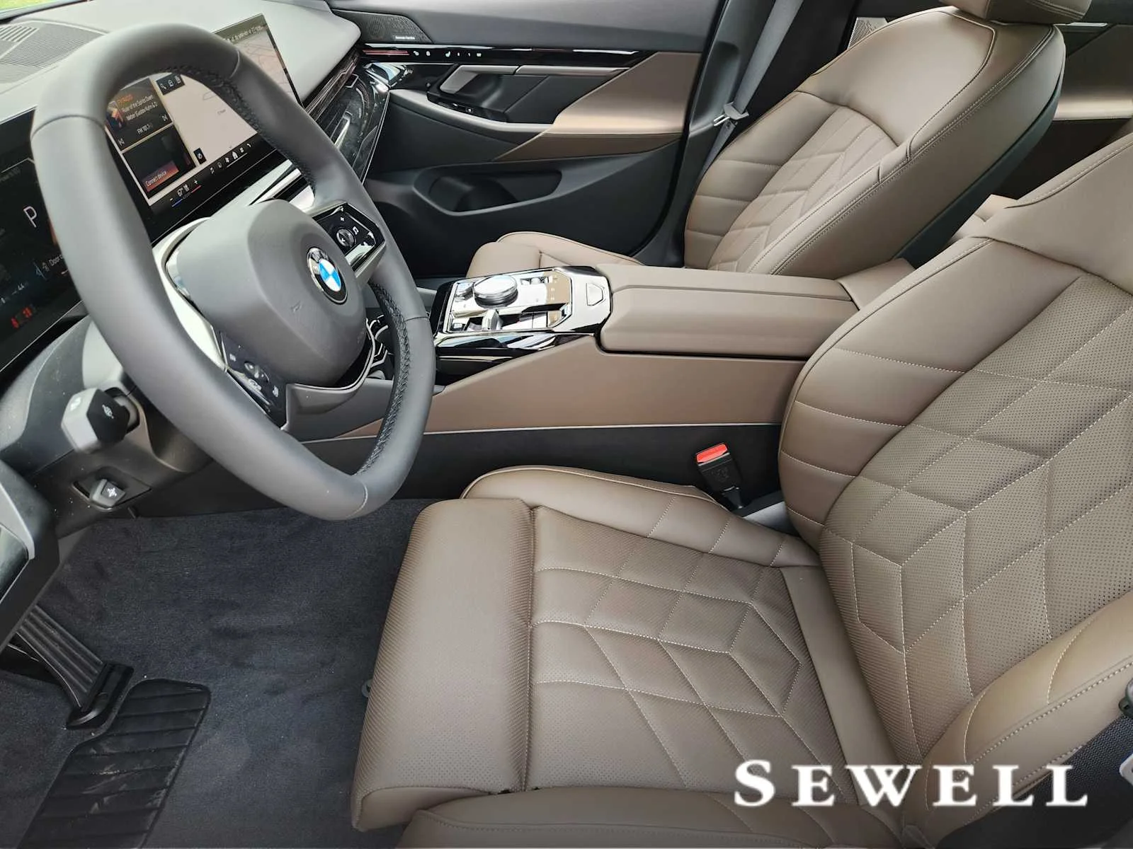New 2026 Cape York Green Metallic BMW 530i xDrive image 4
