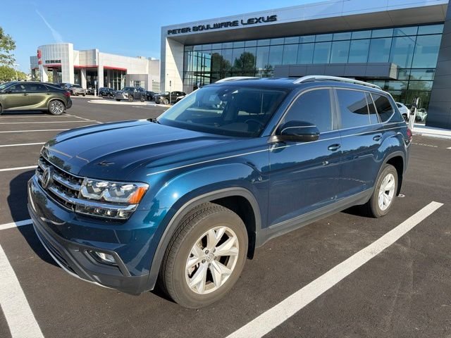 Used 2018 Blue Volkswagen 3.6L V6 SE image 1