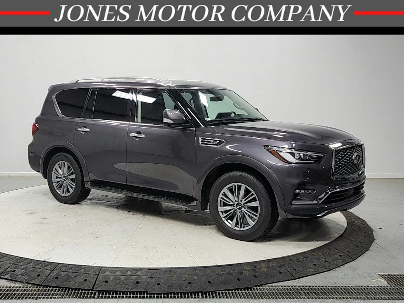 2024 INFINITI QX80 Luxe 4WD's photo