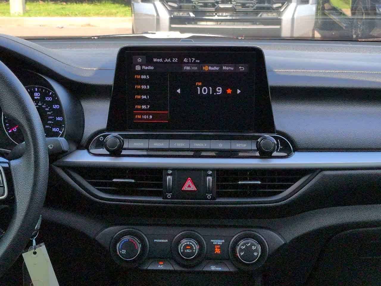 Used 2023 Gravity Gray Kia LXS image 17