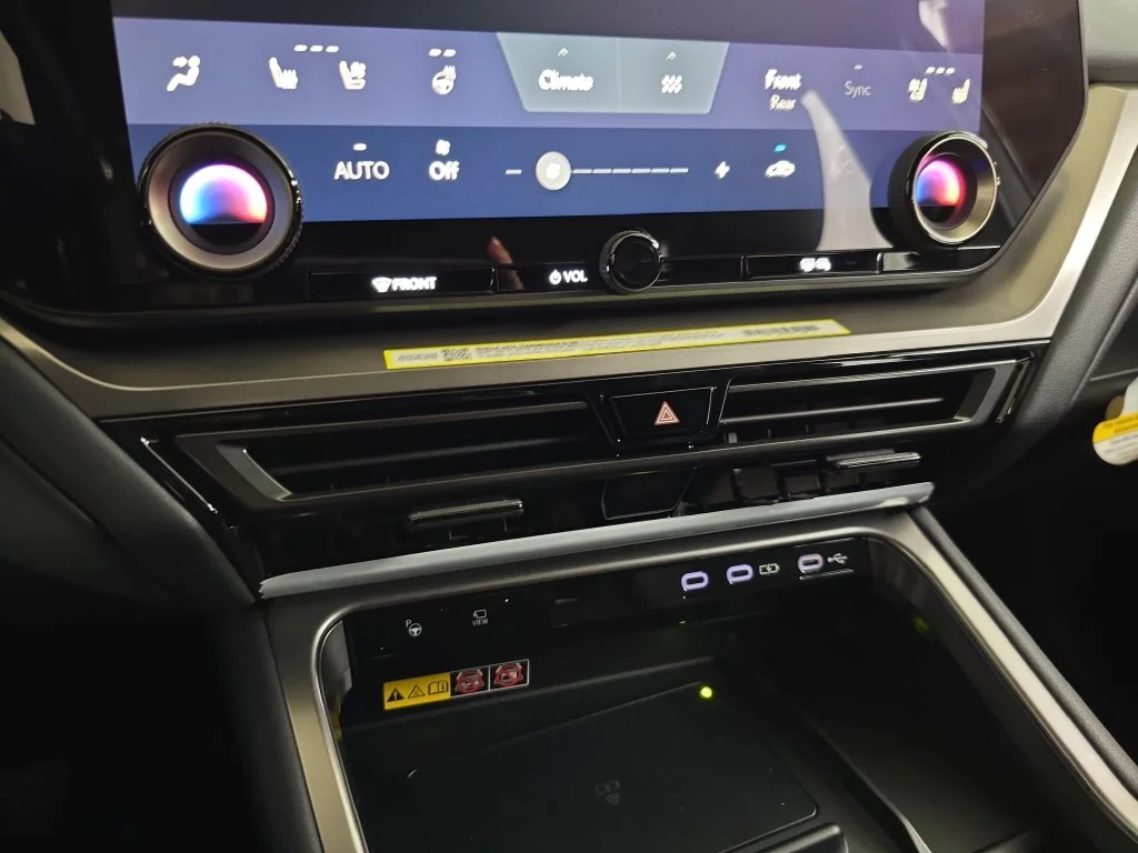 New 2026 Wind Chill Pearl Lexus PREMIUM AWD image 22
