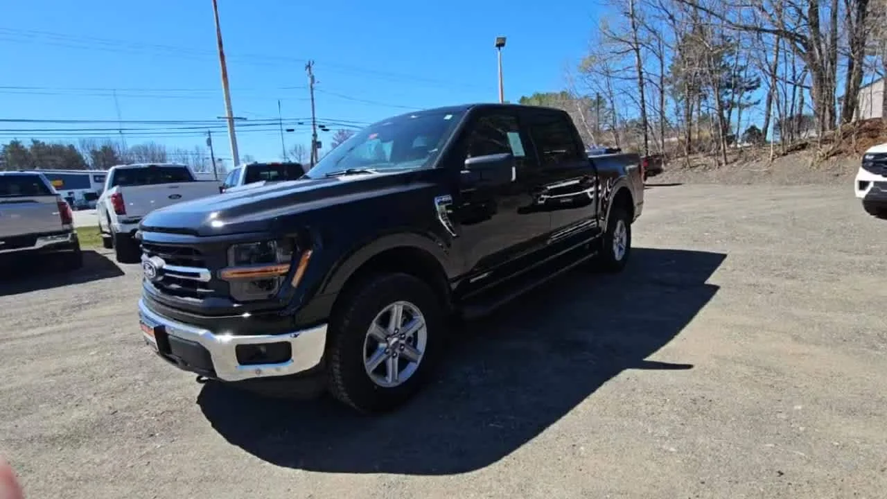 New 2026 Agate Black Metallic Ford XLT image 4