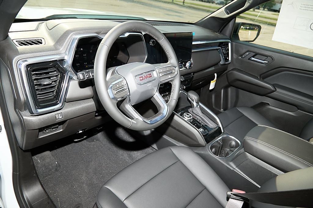 New 2026 Summit White GMC Elevation image 25