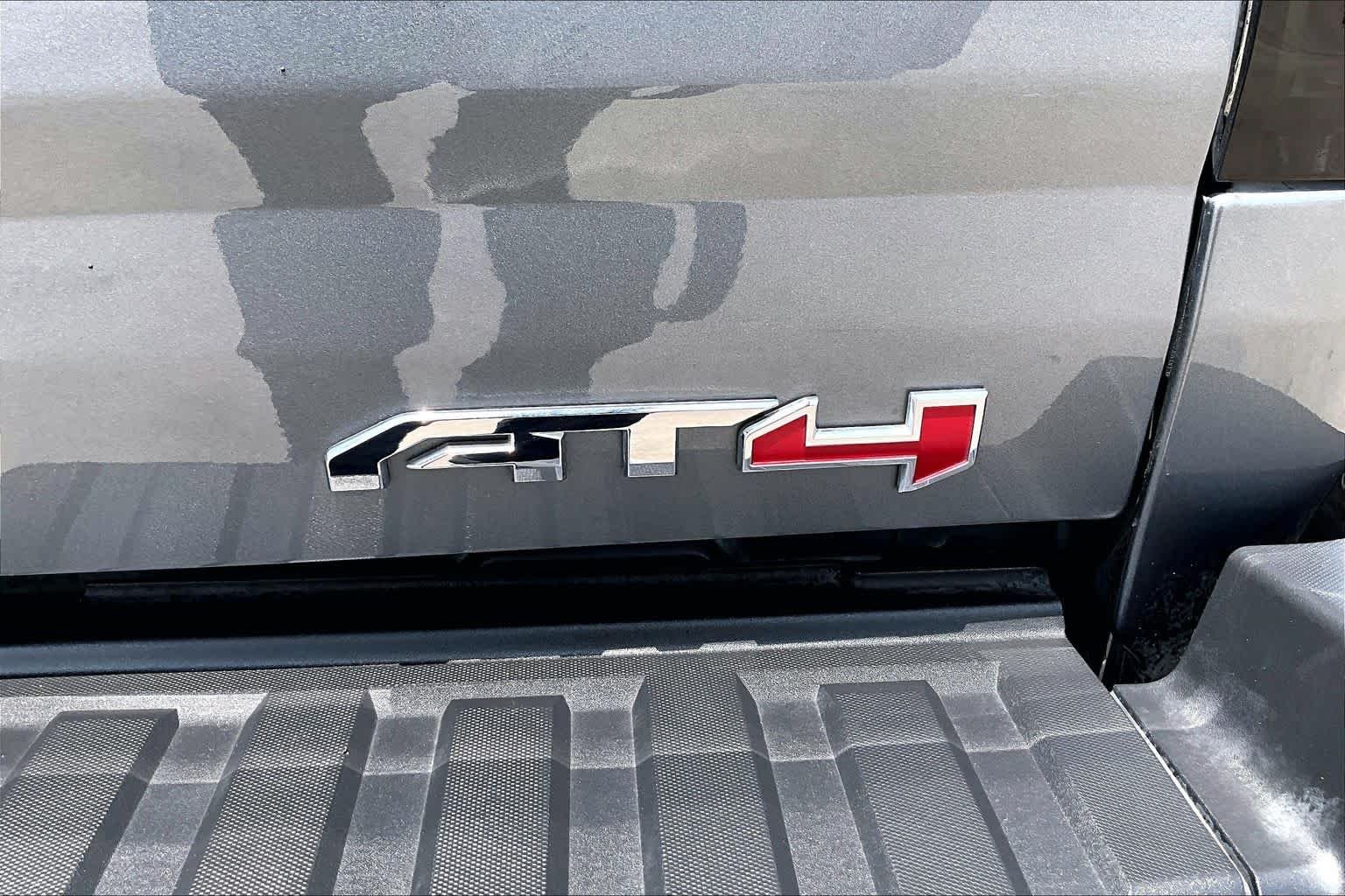 Used 2022 Satin Steel Metallic GMC 4WD AT4 w/Leather image 10
