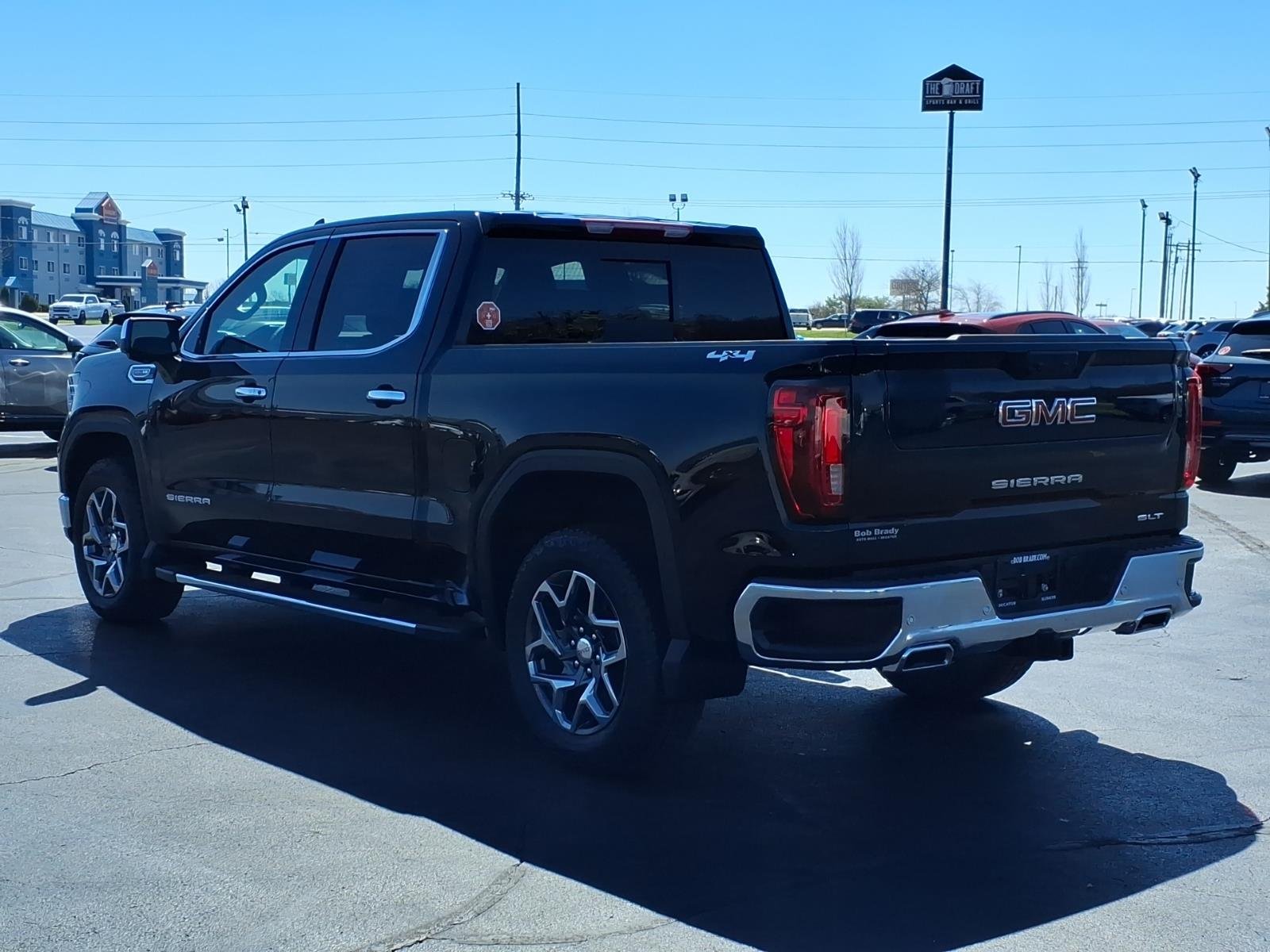 2026 GMC Sierra 1500 SLT - Photo 6