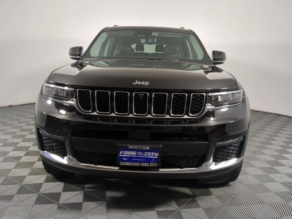 Used 2023 Black Jeep Limited image 3