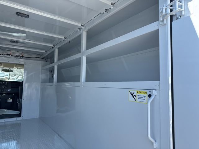 New 2025 Summit White Chevrolet 1WT image 7