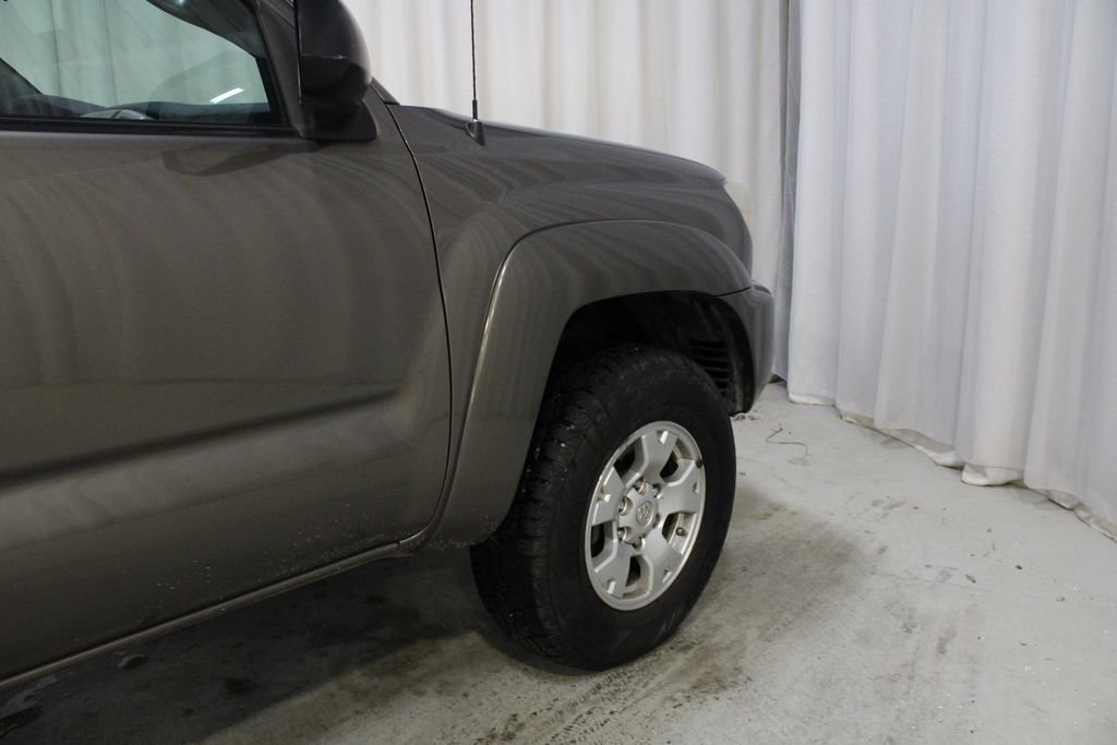 Used 2015 Pyrite Mica Toyota Base image 26
